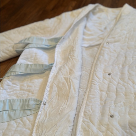Valentino White Quilted Puffer Luxury Robe with Front Ties Size Large - Picture 7 of 10